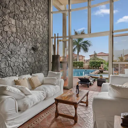 Karat Kanaria Willa *