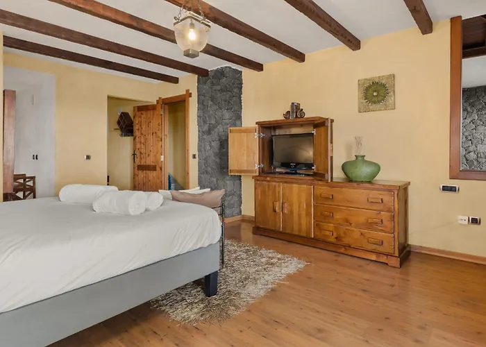 Karat Kanaria Villa *